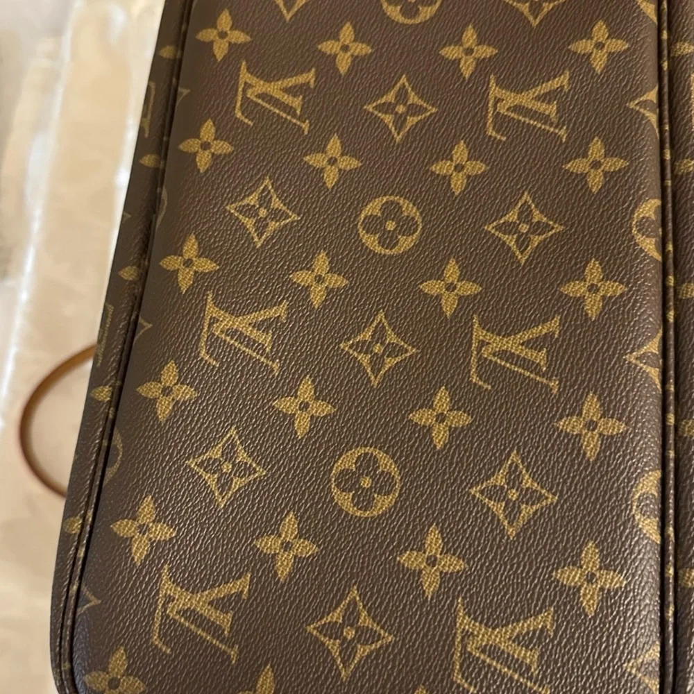 Louis Vuitton Neverfull MM - Picture 3 of 6
